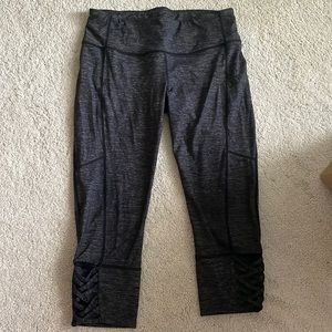 Athleta gray and black cropped leggings